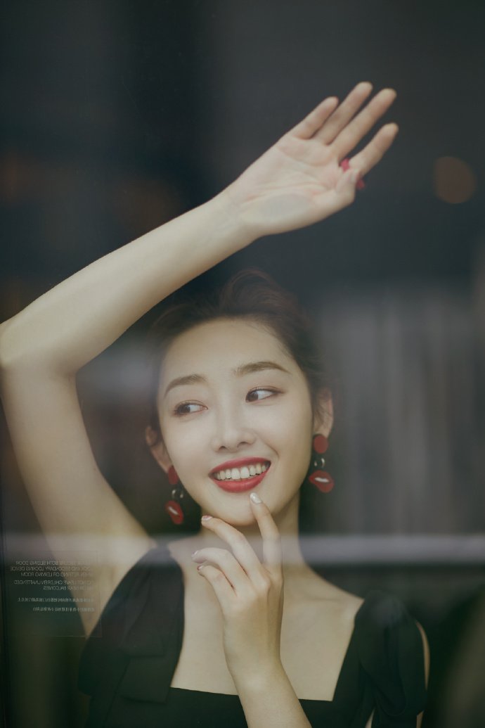 崔雪莉梦里花,蒋梦婕崔雪莉谁更白