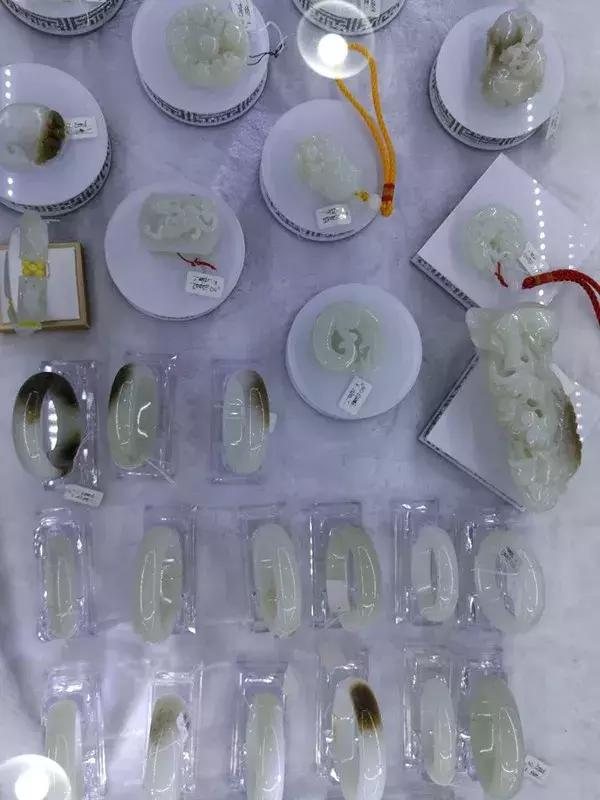 延吉市有卖根雕茶台,延吉市俄罗斯商品展