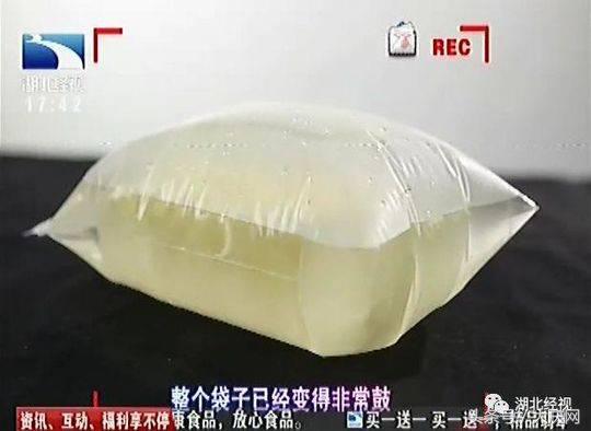吃泡面时喝了点饮料竟险些送命,小伙吃火锅差点把命送了