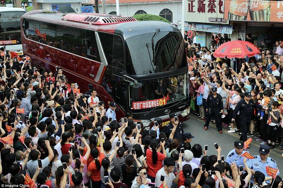 韩国人眼中的中国高考难度,外国人高考残酷