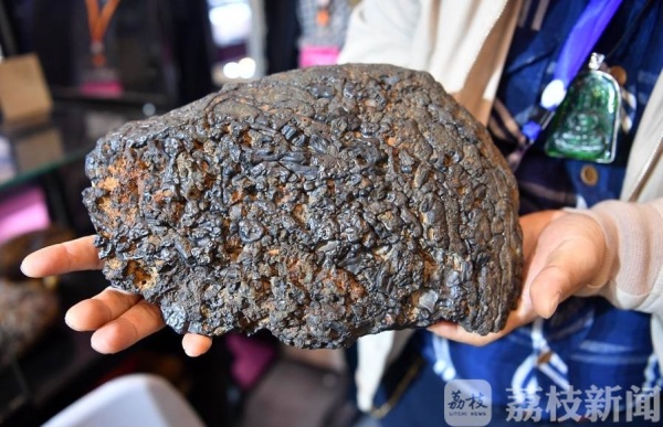 陨石的真实价值是多少,陨石石头多少钱一颗