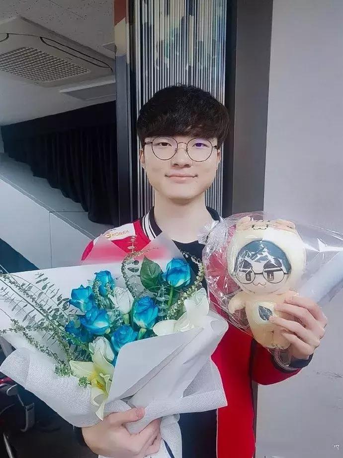 LOL:Faker与生俱来的纯粹,没有一颗心,会因为追求梦想而受伤