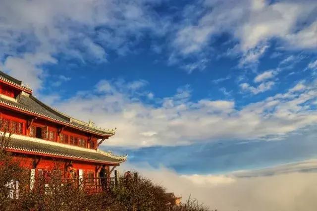 带着女生去峨眉山,带着女友穷游