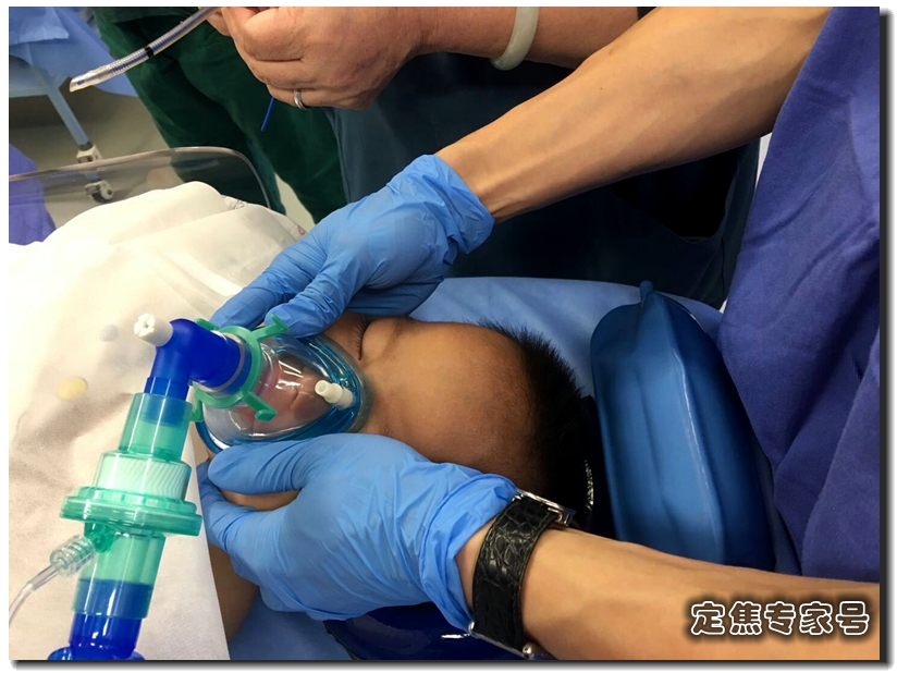 一岁男孩脑子里发现“小苹果”偷血，医生把“钢筋水泥”灌了进去