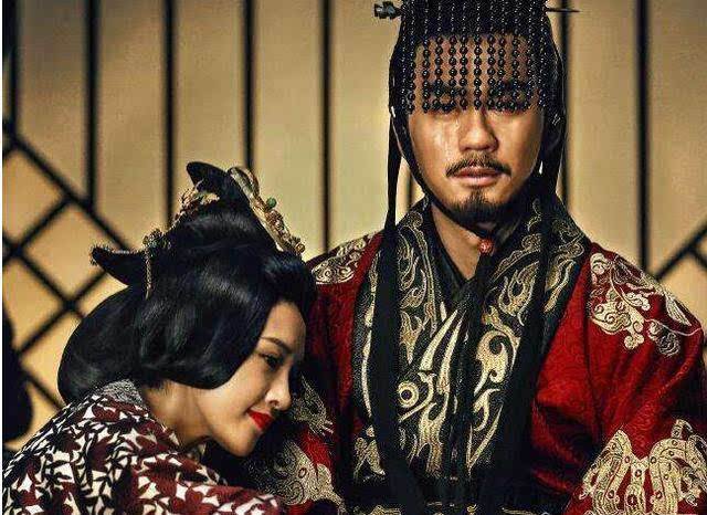 吕布被称为三姓家奴而死,而还有一人连投四位主公却得以善终