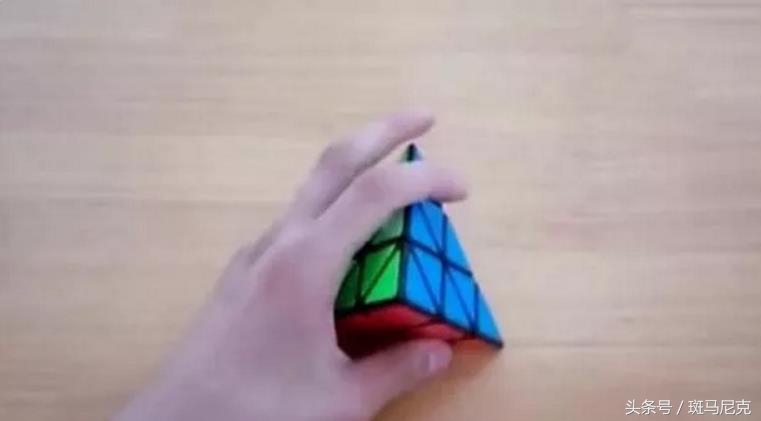怎样还原2阶金字塔魔方视频教程,金字塔魔方还原黄色面后还原什么