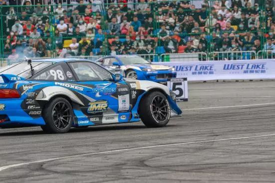 把握精彩瞬间尽享速度与激情——佳能1DX2使用心得