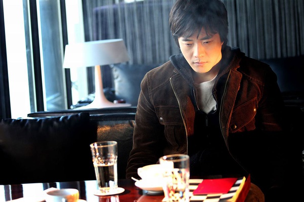 “你为什么总是爱上离婚女人？”“因为她们懂事啊！”