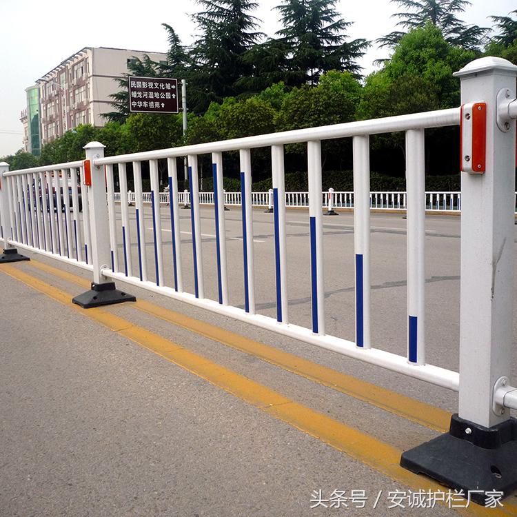 怎么选择护栏厂家渠道,如何选择特色的基坑护栏工厂