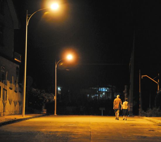 知命之年，怀疑妻子与人有染，心里过不去这个坎，我该怎么办？