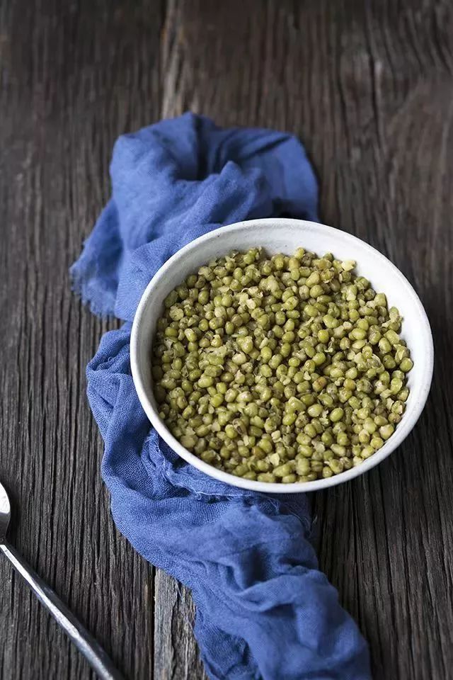 这些情况下喝绿豆汤当心危害健康,提醒4种人千万别喝绿豆汤