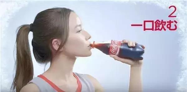 日本的可口可乐还能喝吗,试喝日本樱花味可乐