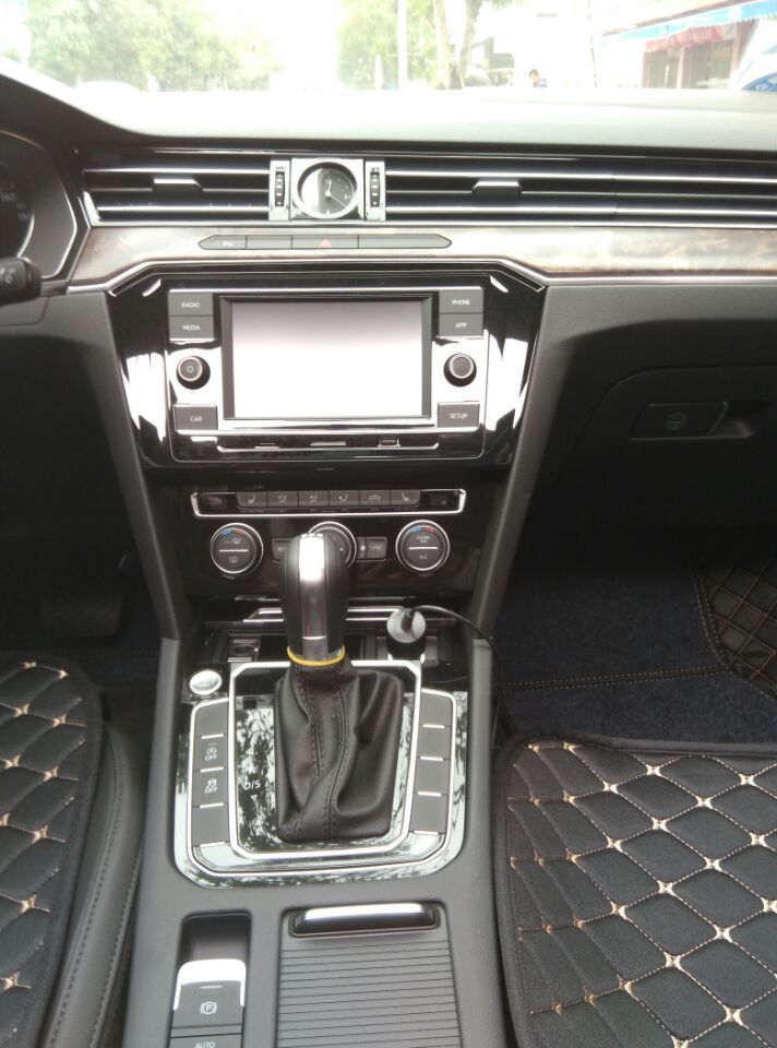 迈腾33030周年的用车感受,迈腾330豪华落地及养车成本