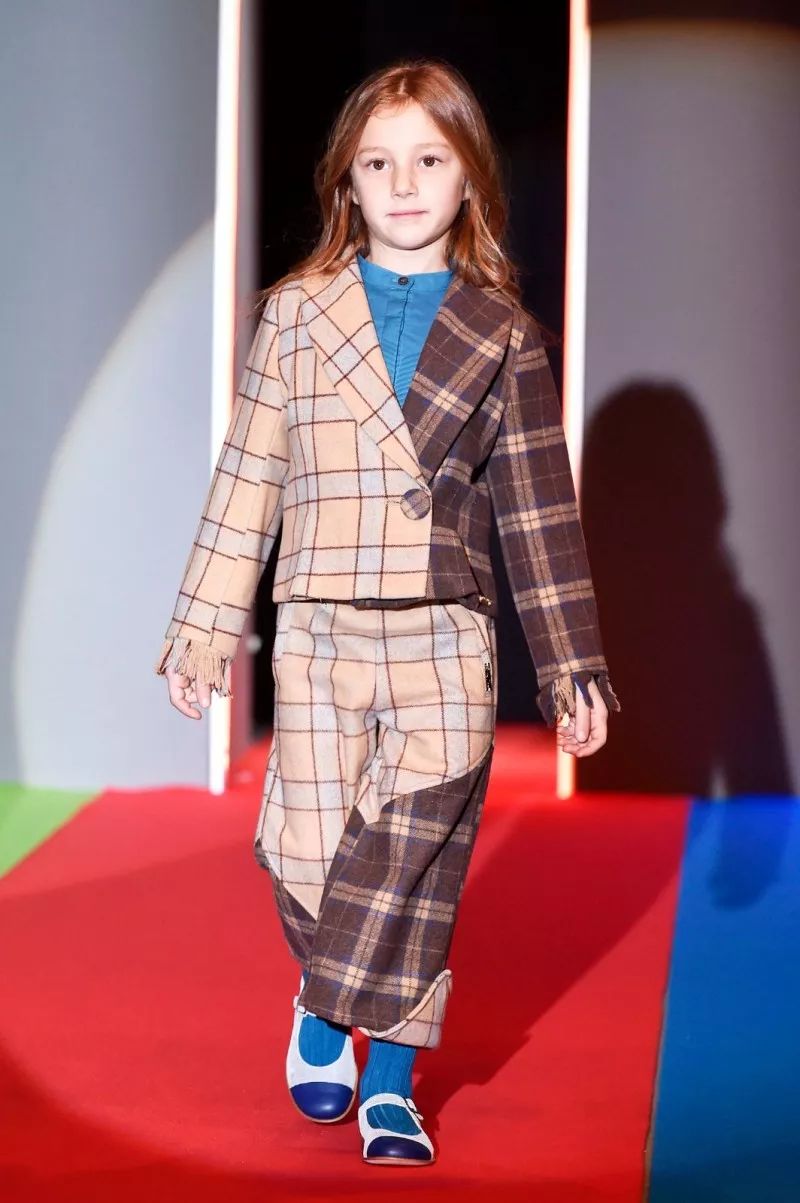 大牌女童装6-12岁潮款高级感,洋气时髦女童装1-4岁