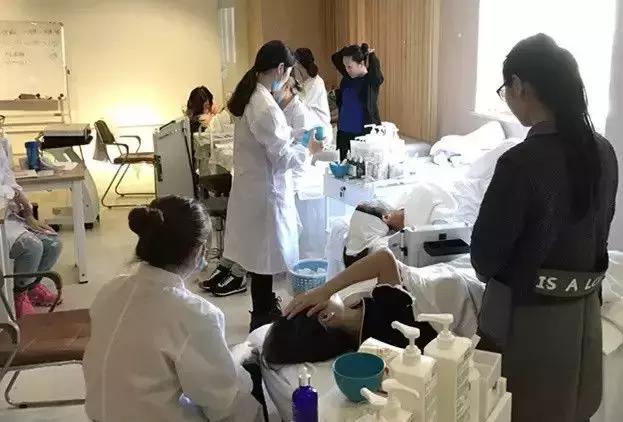 美容院卖东西,美容院买的产品