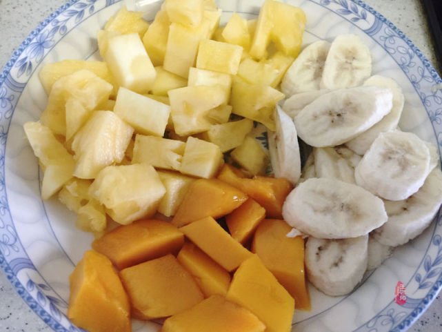 美味的披萨儿童手工,教你一个简单的水果披萨