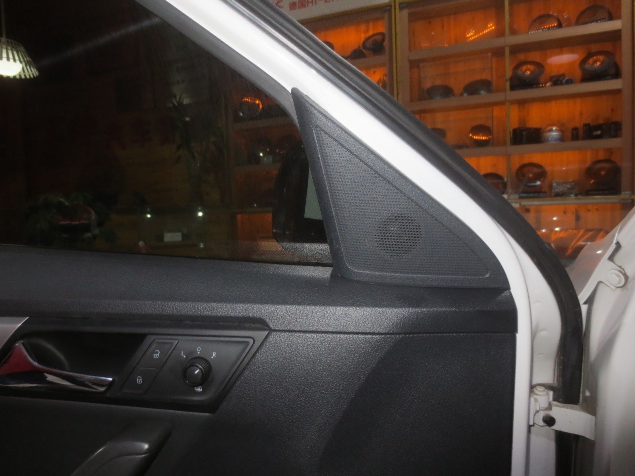 大众朗逸音响怎么只有一边有声音,大众朗逸音响突然不响了怎么回事