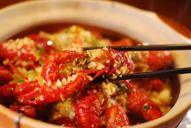 西安最好吃的蒜香小龙虾,西安爆火的小龙虾