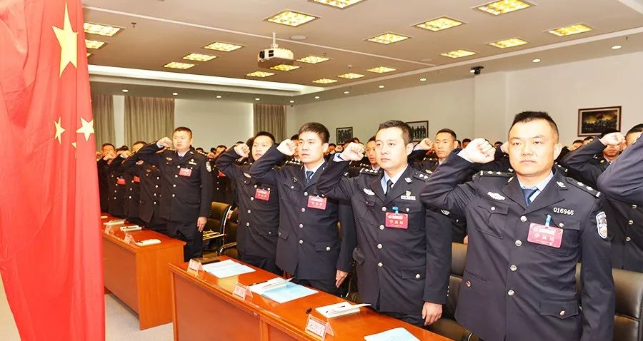 警务实战教官为民警讲授实战技能,警务实战教官需要具备哪些能力