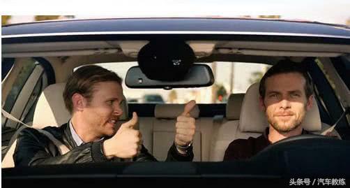 倒车入库看不准，没关系，学会这3点就够了！