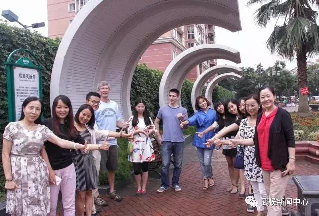 欣迪英语角创始人秦蔚虹的公益之路