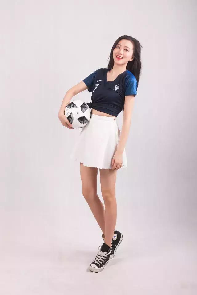 空姐和空姐格斗,足球比赛空姐