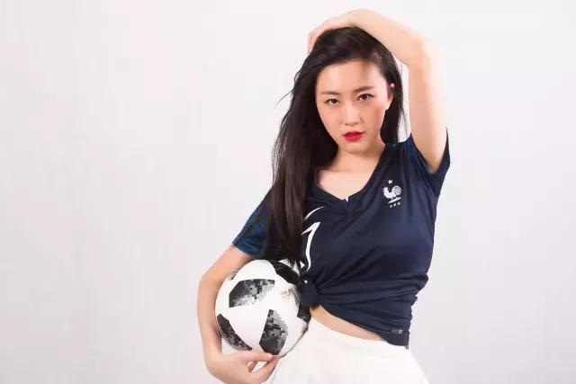 空姐和空姐格斗,足球比赛空姐