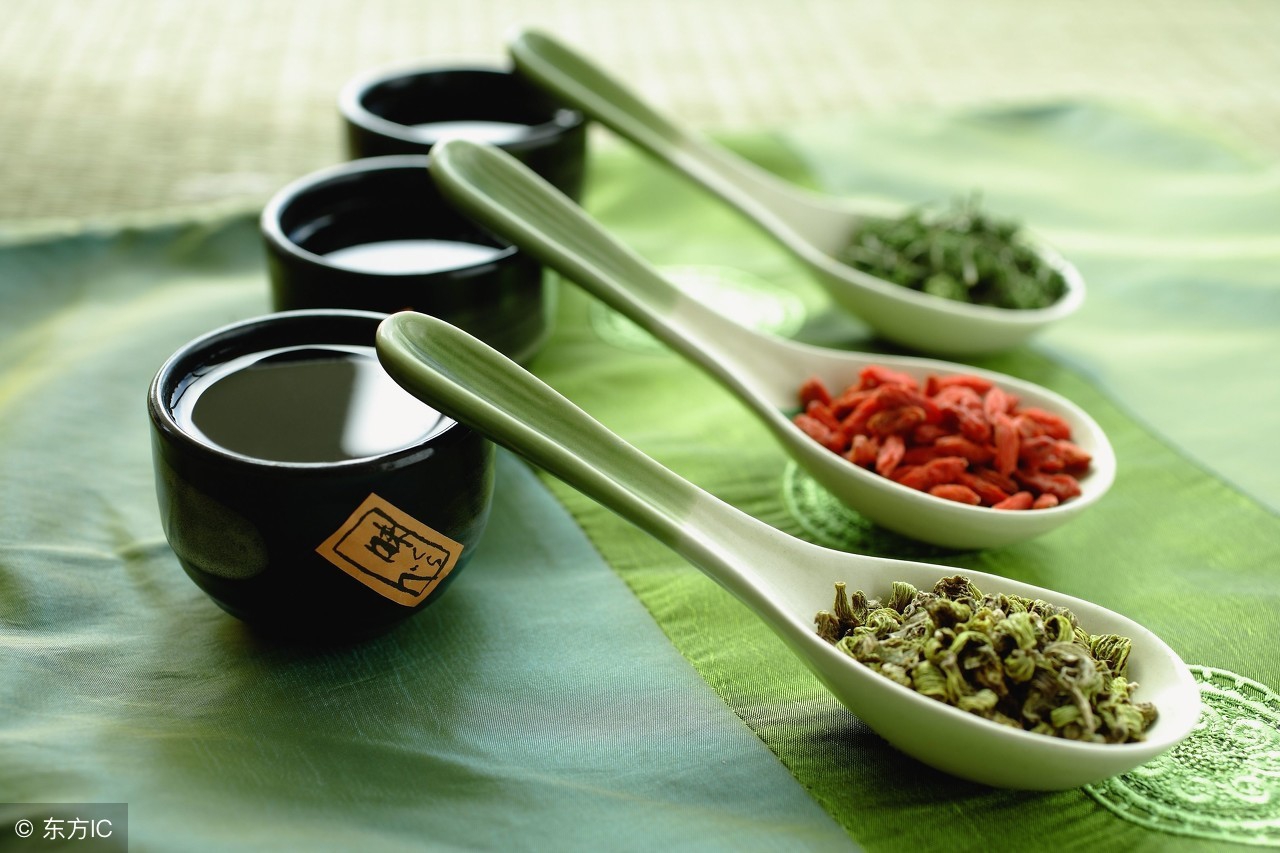 莲子心去肝火还是去心火,莲子心能治夏天心肝火旺吗