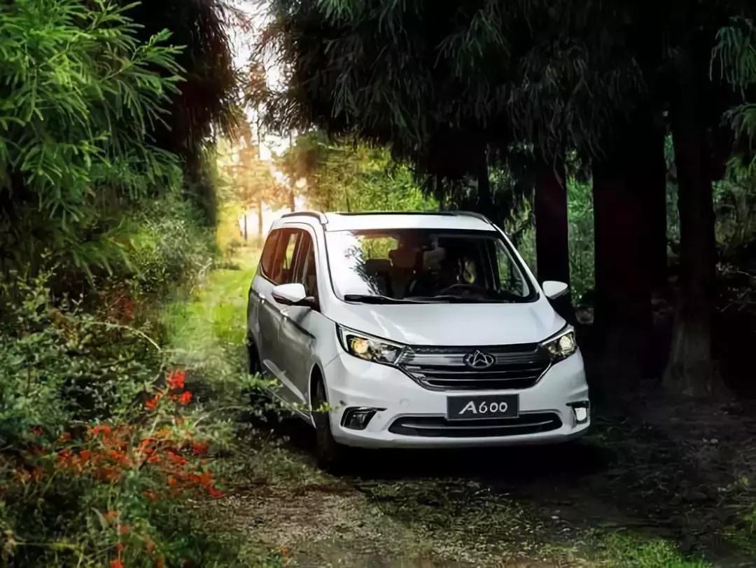 欧尚a600和宝骏730车身,欧尚a600对比宝骏360