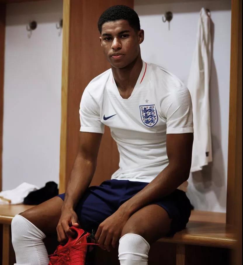 除了nike和adidas还能穿什么,耐克阿迪球衣对比