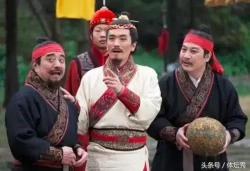 蹴鞠怎么样变成足球的,蹴鞠传承千年的中国足球