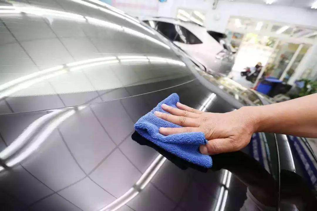 自己动手给爱车打蜡正确方法,十年的车自己动手抛光打蜡教程