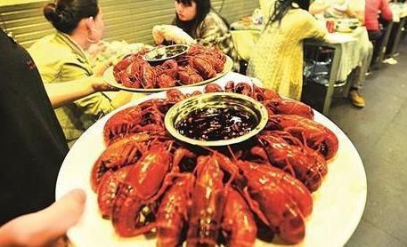 很重庆！无辣不欢的重庆人，为了世界杯想出了这个绝招