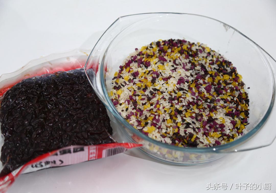 不会包粽子简单的蒸一下,不会包粽子的慢动作