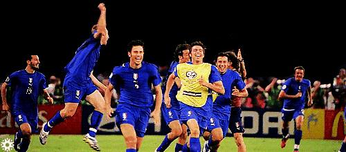 2022世界杯足球海报高清,世界杯足球精彩瞬间海报