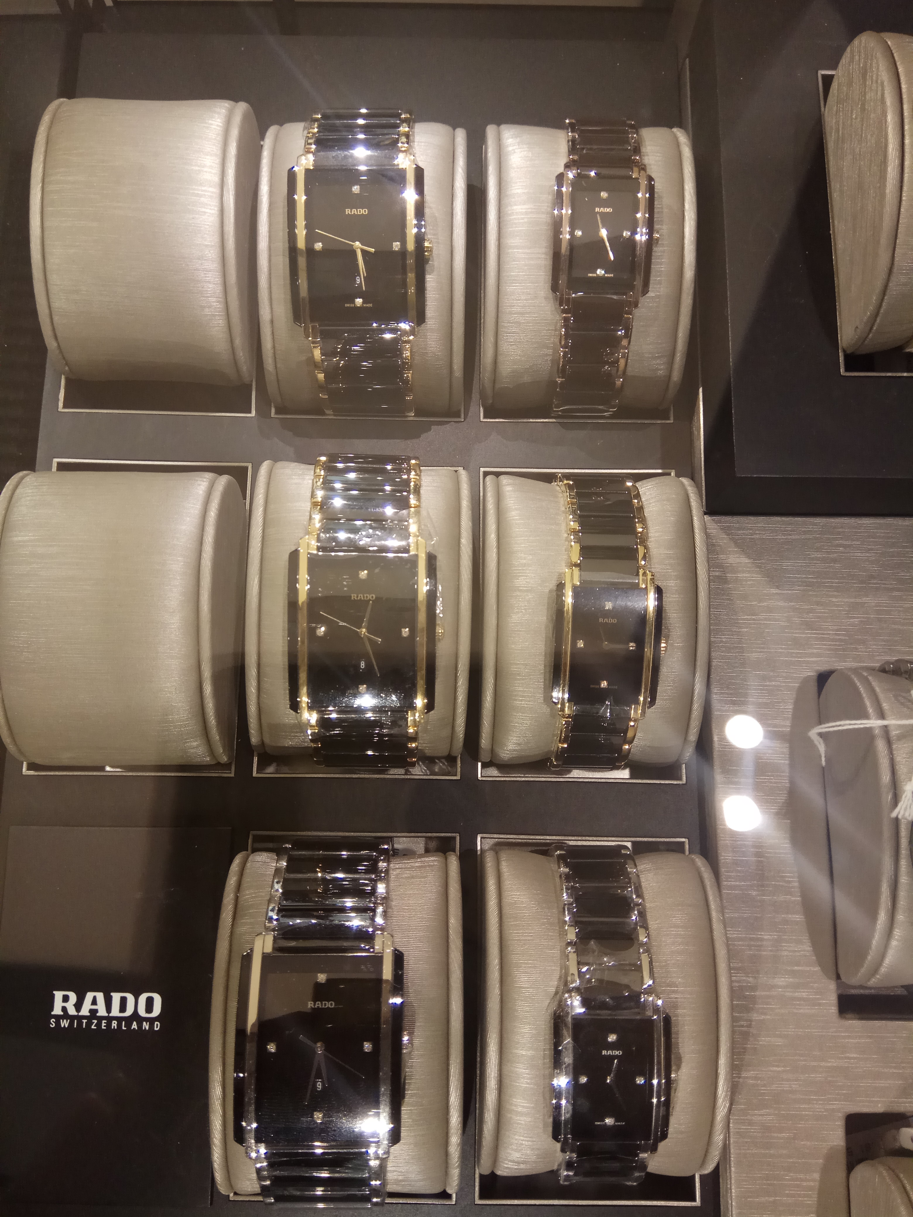 泰国王权免税店怎么免费接送,泰国王权免税店附近海鲜自助