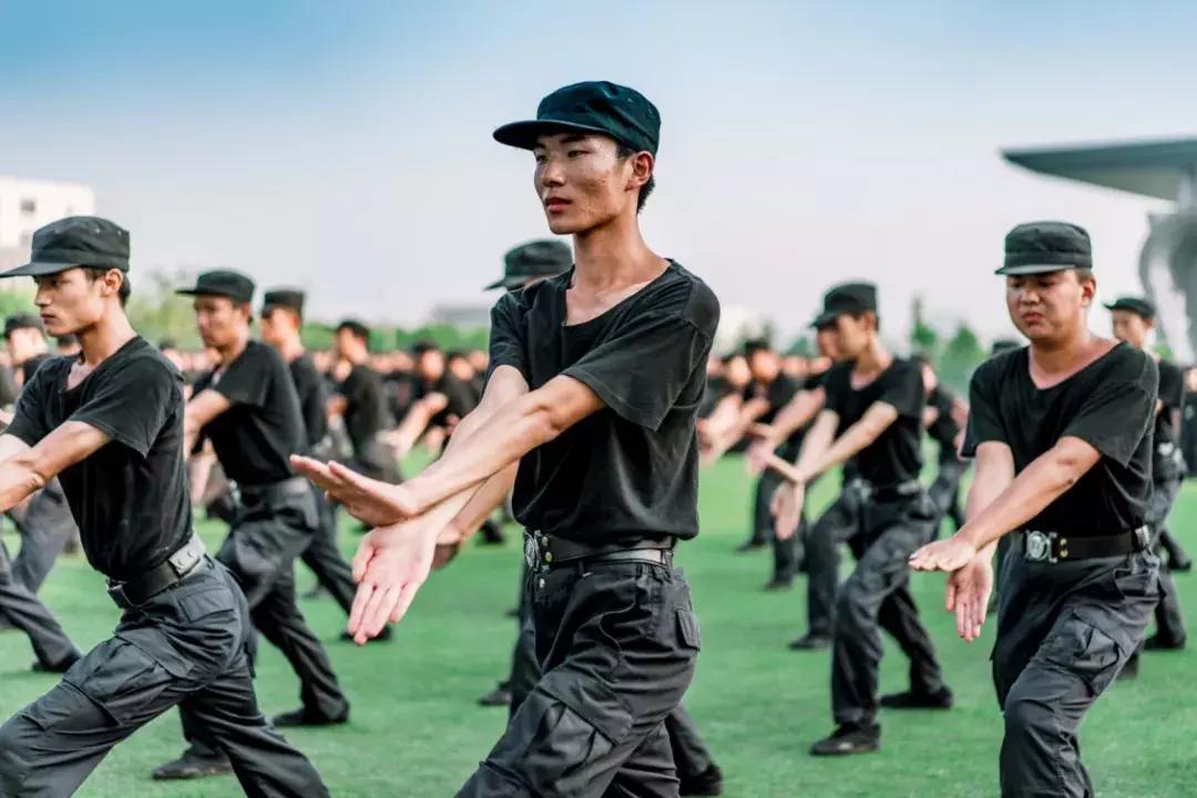 你看起来像我战友这本招生秘笈送你了!(附五所公安院校招考计划)