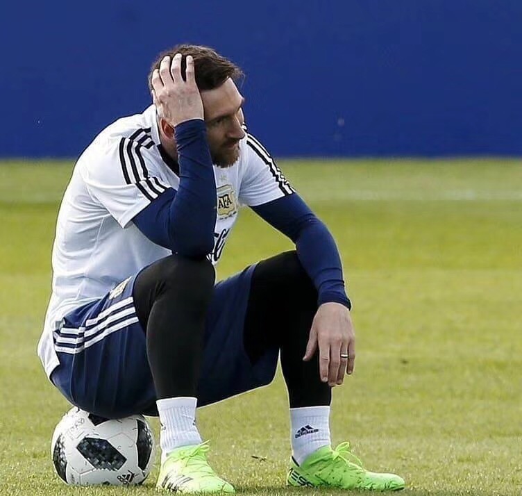 踢足球冠军梅西,梅西又一次踢丢点球