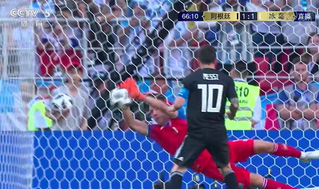 对梅西的精彩期待被冰岛导演守门员哈尔多松抢了风头，看下他的MV