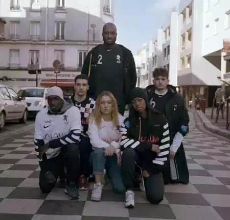 女生伪球迷看世界杯,伪球迷足球女孩