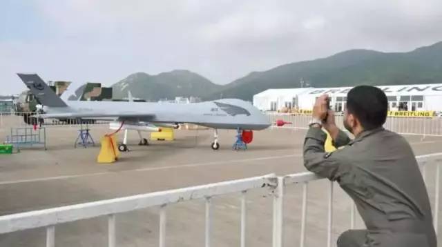 中国*用军**无人机物美价廉抢光无人机市场，美作茧自缚自食其果