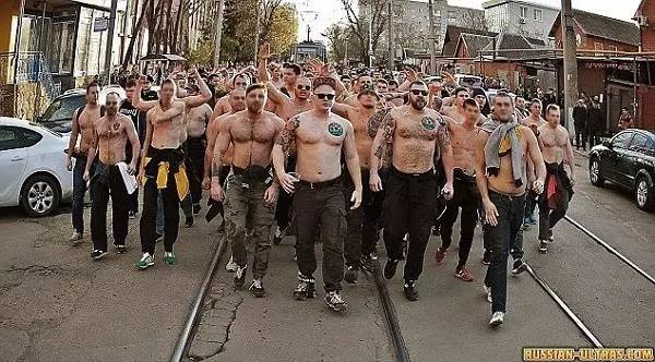 俄罗斯和英国的足球流氓斗殴,英国足球流氓