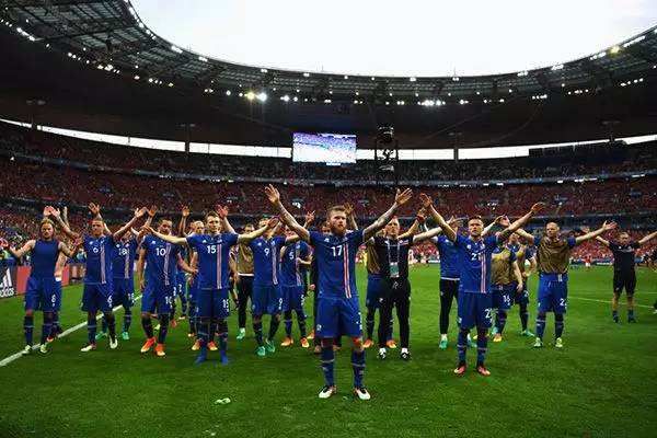 冰岛33万人口的国家队创造奇迹,冰岛进入世界杯梅西