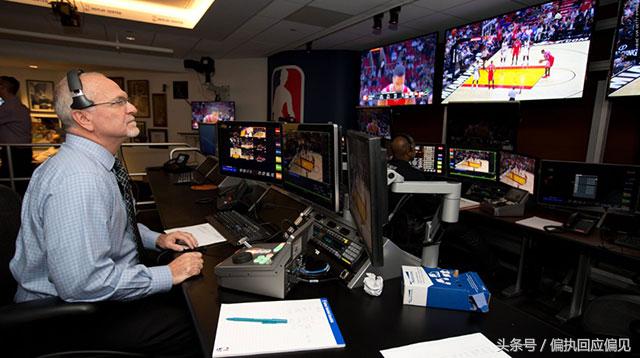 世界杯裁判判点球霸气瞬间,世界杯裁判判罚后再改判