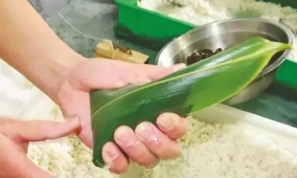 端午到了教你如何包粽子,端午节快来了怎么包粽子