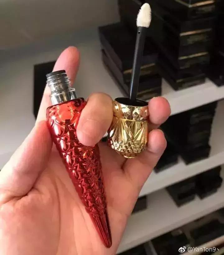 专柜买的包包是真的吗,我在实体店买的不知道是不是正品