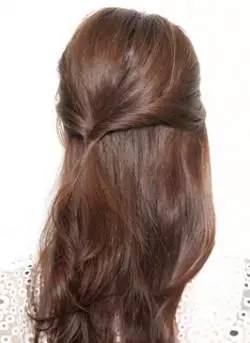 简单易懂又减龄的一款编发造型,侧编刘海编发教程简单又好看