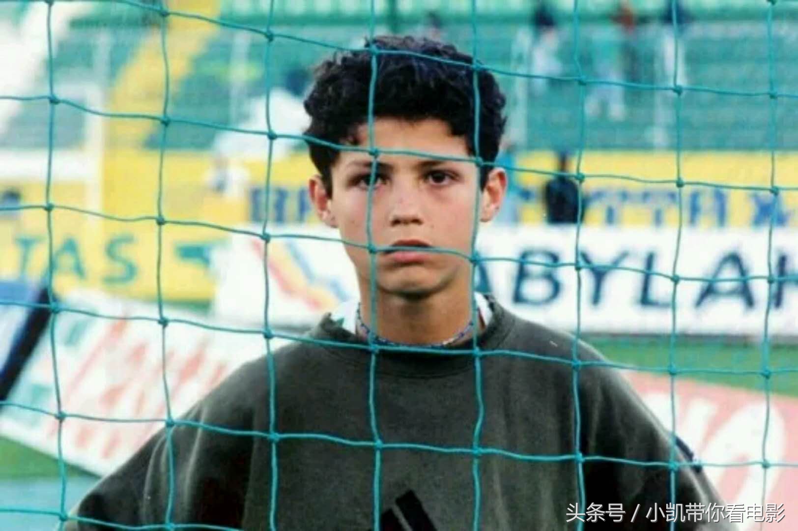 看电影，爱足球：《一球成名》穷小子如何杀入职业联赛