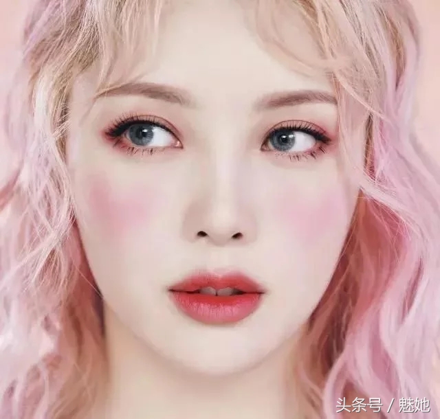 适合日常淡颜系的眼影盘,夏季眼影盘推荐