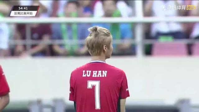 鹿晗世界杯谈到c罗,鹿晗为c罗踢球